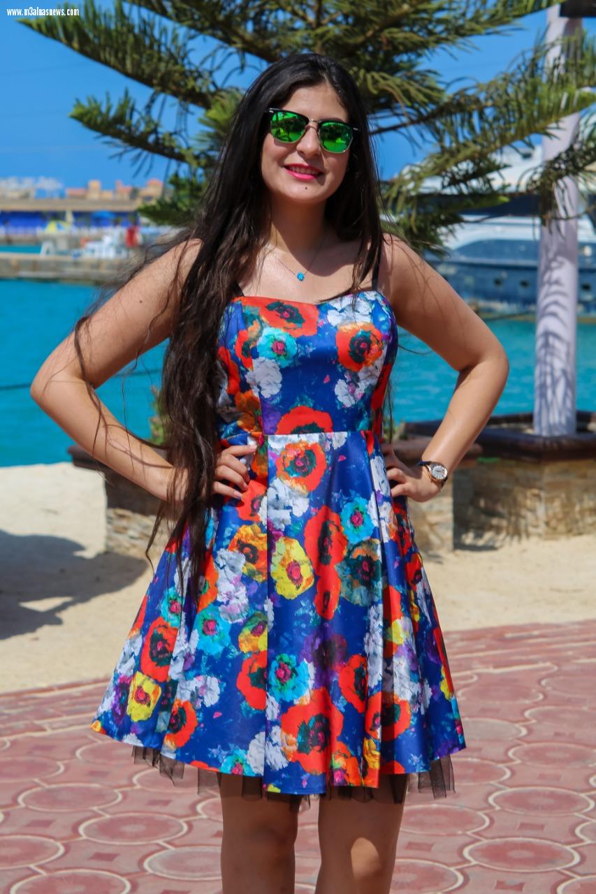 ملكات جمال العرب يقمن بجولة ببورتو مارينا بالساحل الشمالى